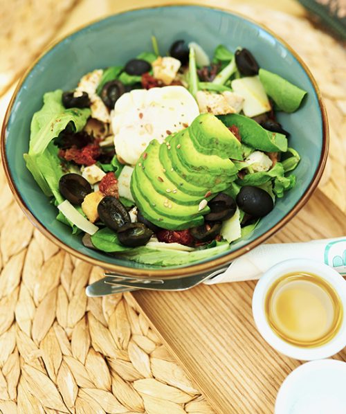 ensalada-aguacate-jadin-bmum-cafeteria